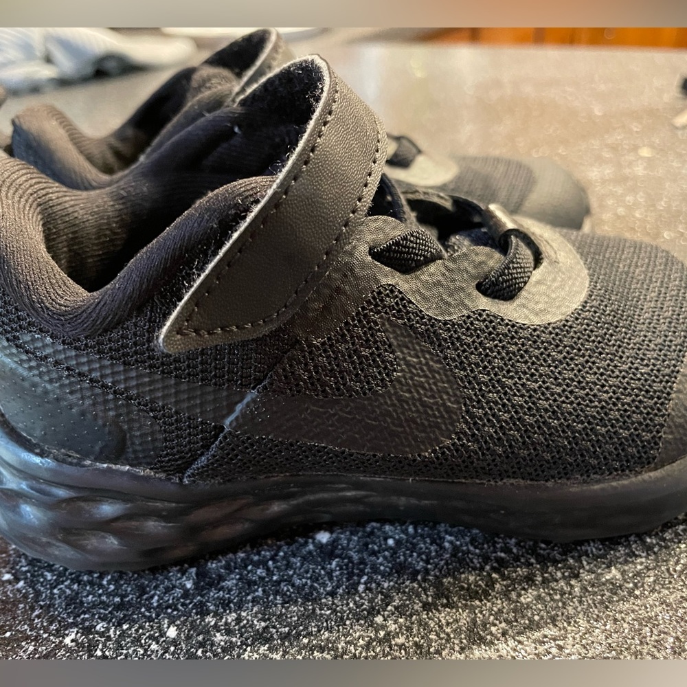 Nike revolution 6 toddler sneakers
